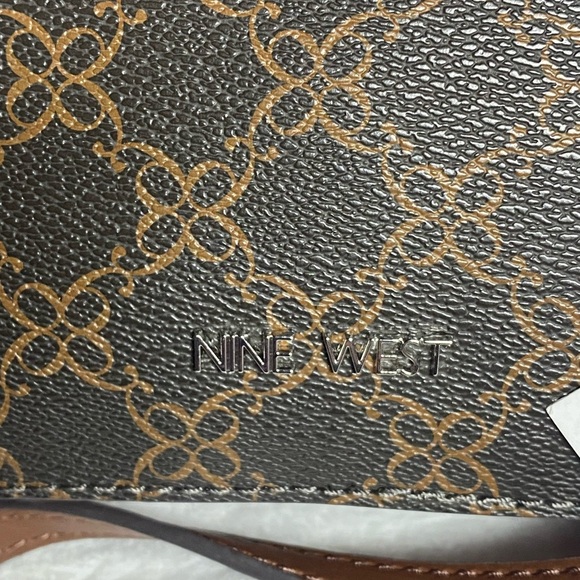 NWT Nine West Calandra Crossbody - Picture 3 of 5